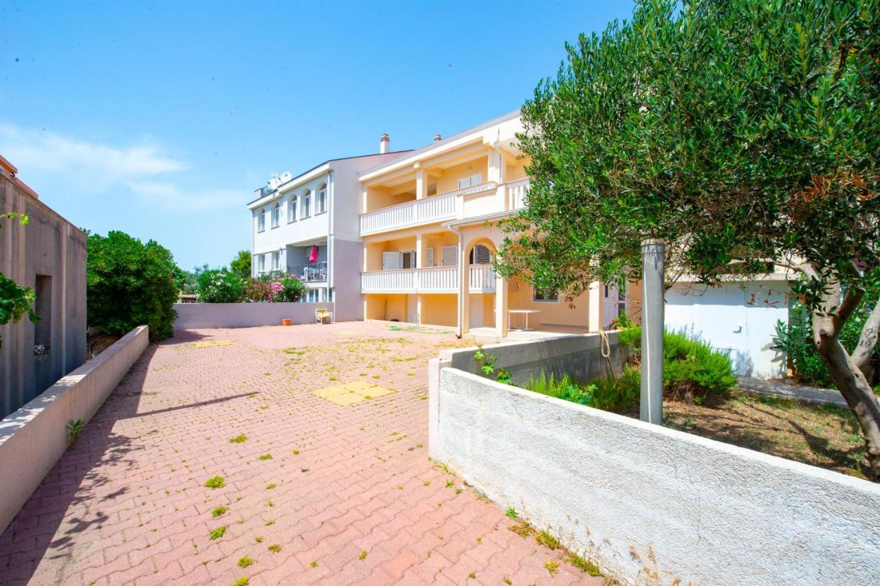 Apartments Facini Košljun Exterior foto